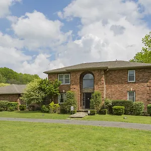 4 Bedroom Country Getaway Villa Nashville